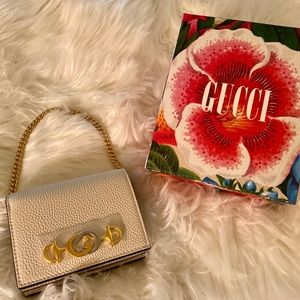 gucci zumi wallet on chain